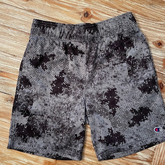 Champion boys size 14-16(L) shirts. Bundle of 3 - Picture 5 of 8